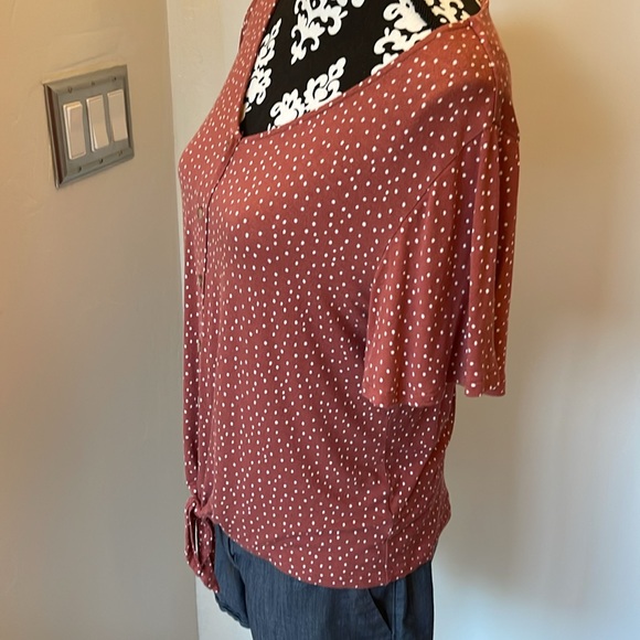 Knot front flutter sleeve blouse - Picture 4 of 9